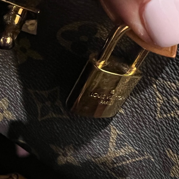 Louis Vuitton Montaigne mm monogram - Picture 14 of 16